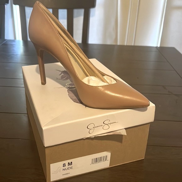 I’m selling this beautiful heels, I order them but they didn’t fit me they’re #8 - Picture 1 of 2